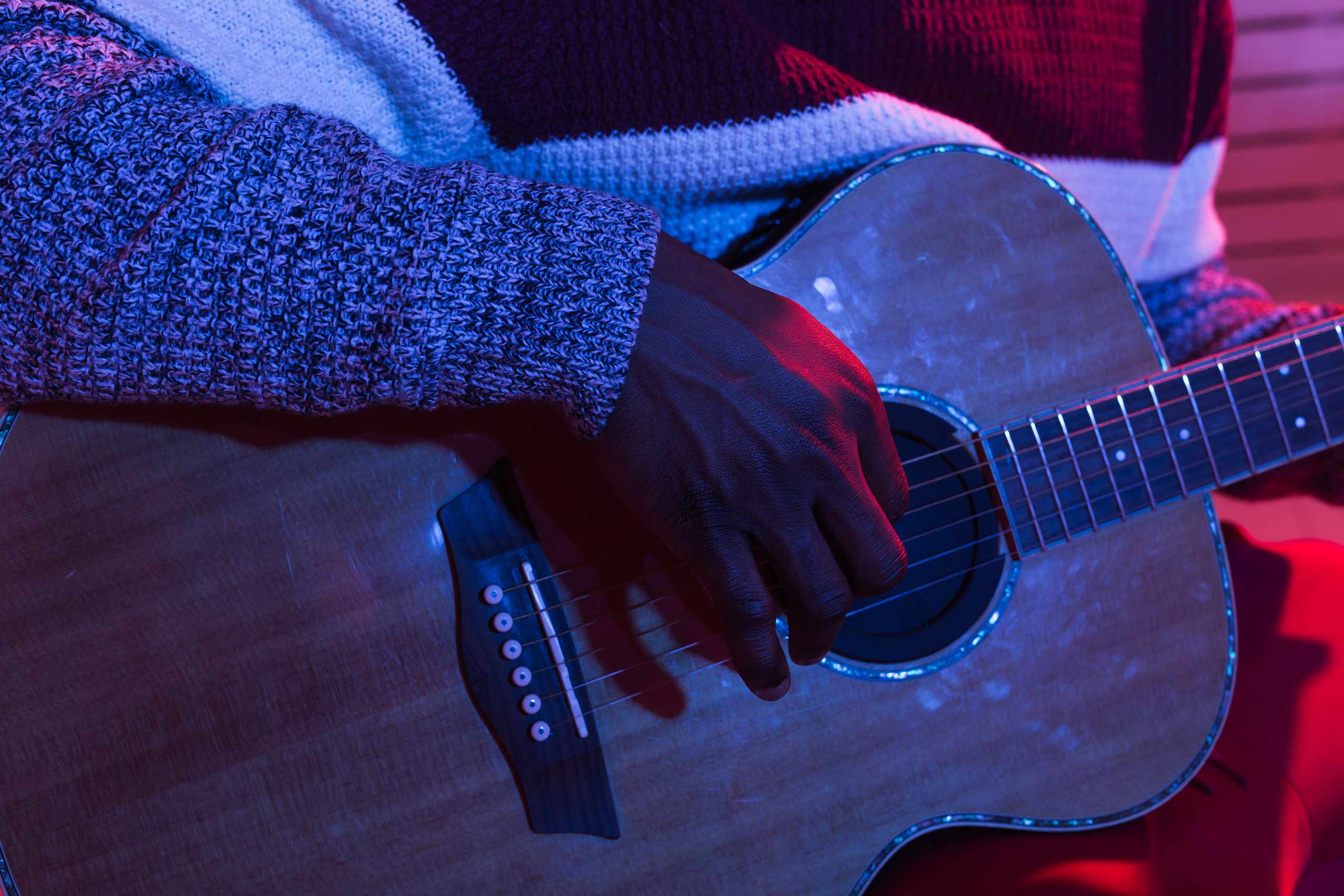 Why Buzzing Strings Happen and How to Check Finger Placement Slowly